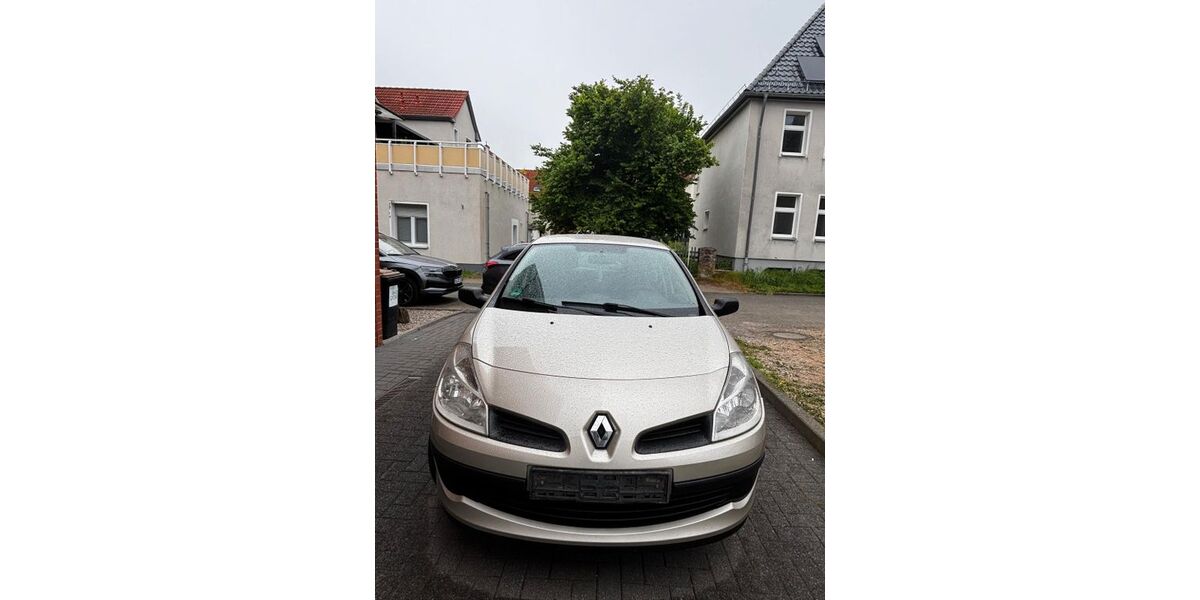 Renault Clio 210.000 km 1.999 &euro; Dortmund 44359