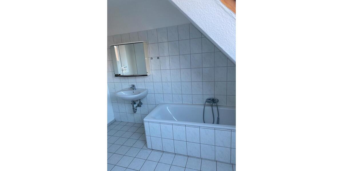 Dachgeschoßwohnung Hattingen - 3 Zimmer, 80 m&sup2;, 820&euro; | Angebot:25961184