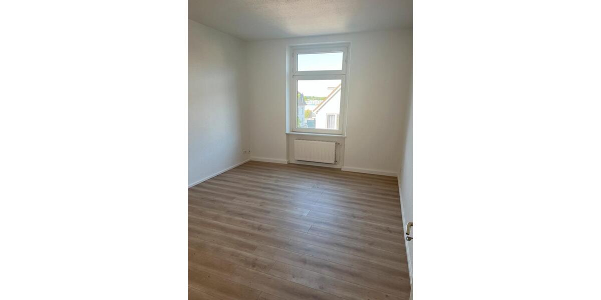 Etagenwohnung Wuppertal Gemarkung Langerfeld - 3 Zimmer, 83 m&sup2;, 730&euro; | Angebot:24850385