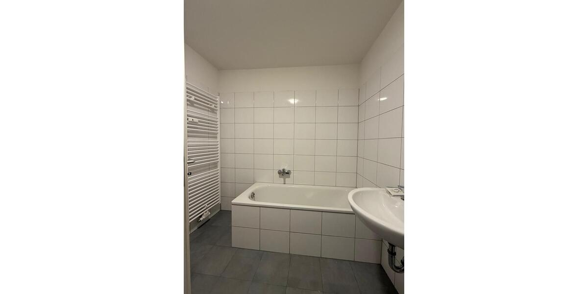 Dachgeschoßwohnung Oberhausen - 3 Zimmer, 83 m&sup2;, 840&euro; | Angebot:25924159