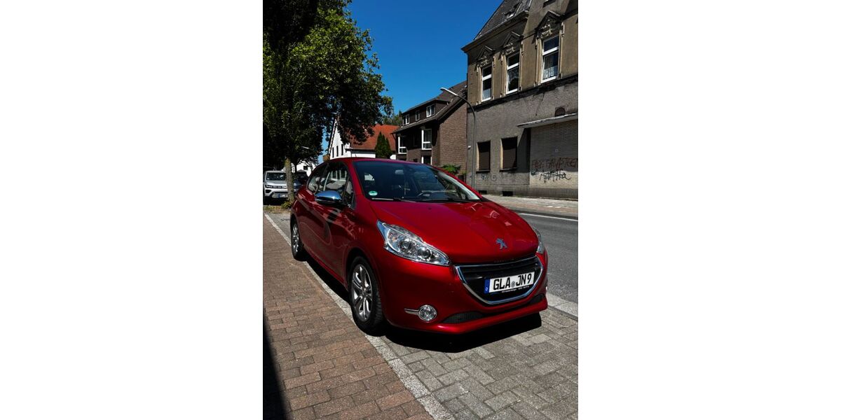 Peugeot 208 56.000 km 8.400 &euro; Recklinghausen 45663