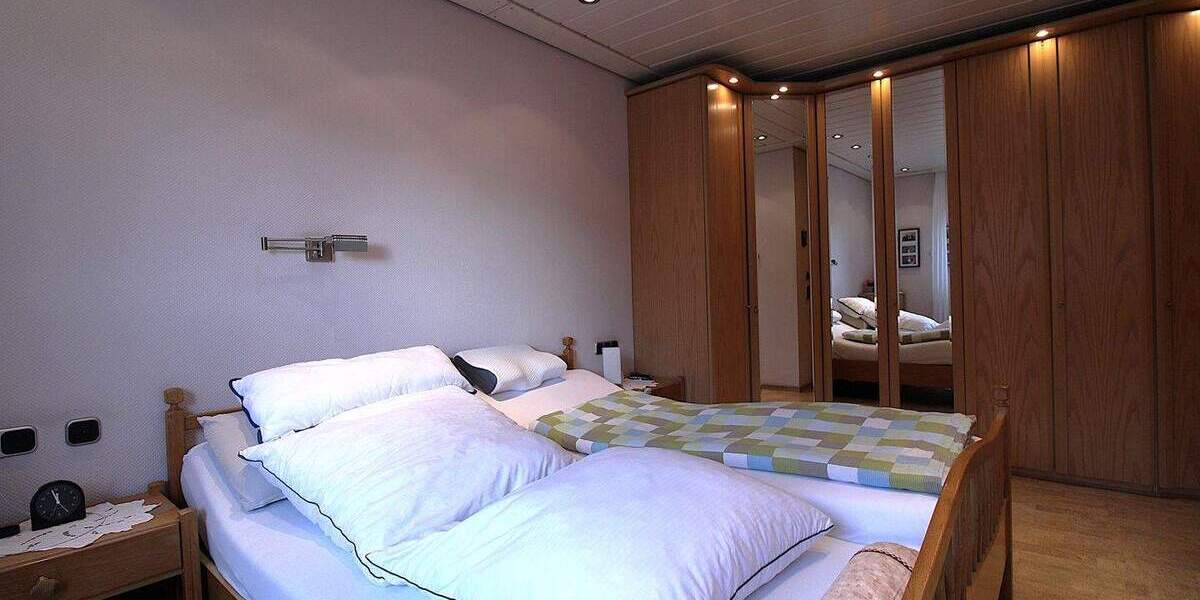 Mehrfamilienhaus, Wohnhaus Gladbeck Zweckel - 6 Zimmer, 150 m&sup2;, 385.000&euro; | Angebot:25775469