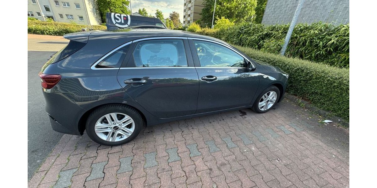 Kia ceed / Ceed 72.000 km 11.000 &euro; Essen 45145