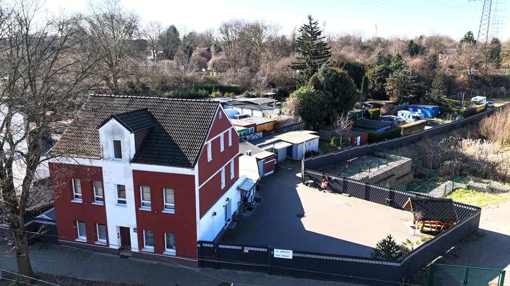 Einfamilienhaus Gelsenkirchen Ückendorf - 12 Zimmer, 252 m&sup2;, 550.000&euro; | Angebot:24461856