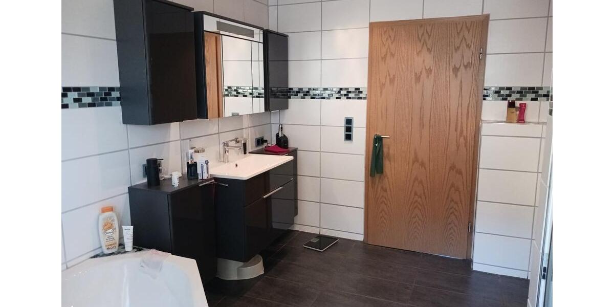 Erdgeschoßwohnung Gelsenkirchen Erle - 4 Zimmer, 120 m&sup2;, 240.000&euro; | Angebot:26020590
