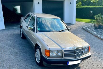 Mercedes-Benz 190 255.000 km 6.800 &euro; Velbert 42549