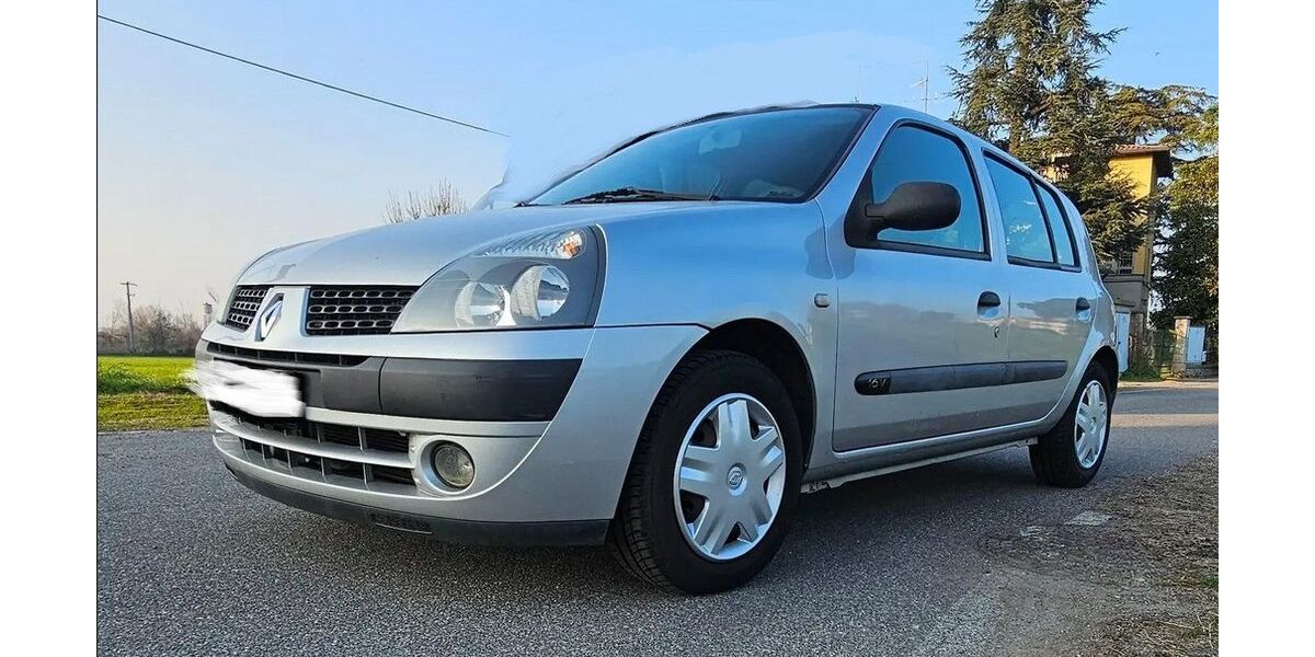 Renault Clio 67.000 km 2.850 &euro; Essen 45309
