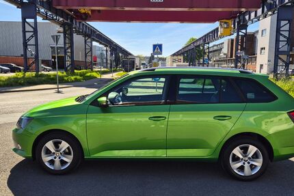 Skoda Fabia 82.850 km 9.390 &euro; Mülheim 45476