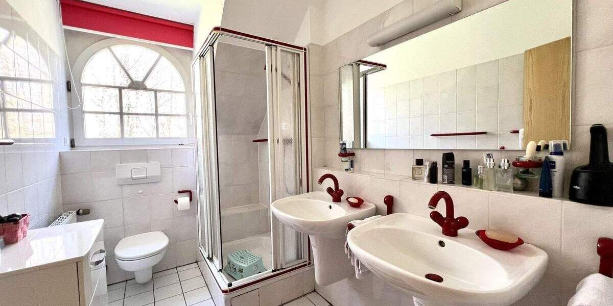 Einfamilienhaus Gladbeck Mitte - 9 Zimmer, 307 m&sup2;, 930.000&euro; | Angebot:25670854