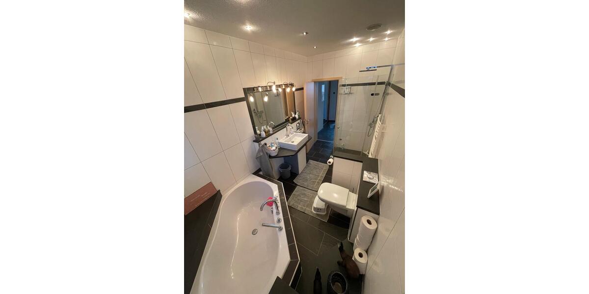 Erdgeschoßwohnung Oer-Erkenschwick Erkenschwick - 4 Zimmer, 136 m&sup2;, 345.000&euro; | Angebot:26035848