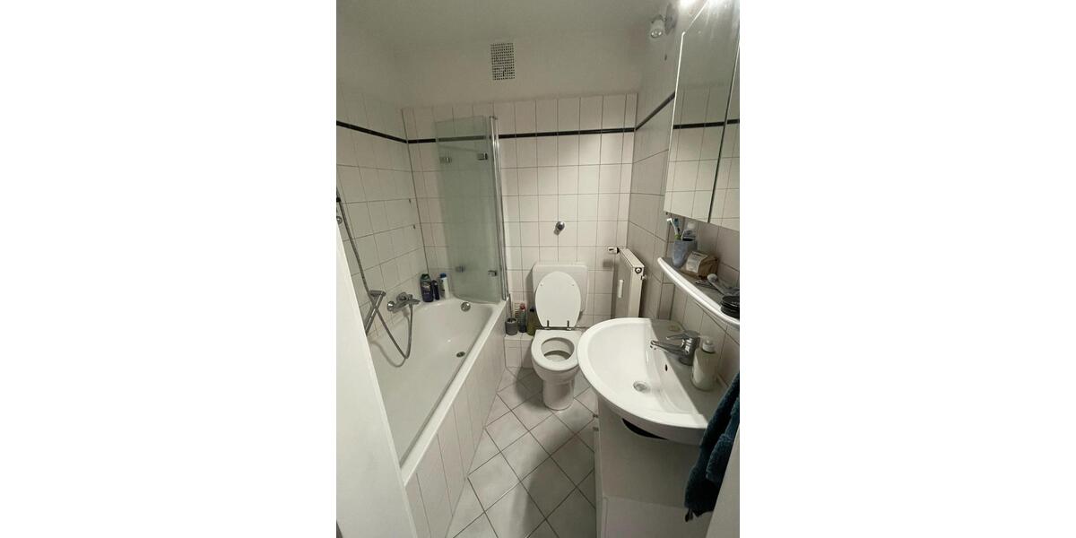 Dachgeschoßwohnung Essen Stadtbezirk II - 2.5 Zimmer, 56 m&sup2;, 520&euro; | Angebot:25933977