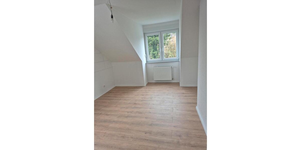 Dachgeschoßwohnung Witten Annen - 3 Zimmer, 72 m&sup2;, 972&euro; | Angebot:25972370