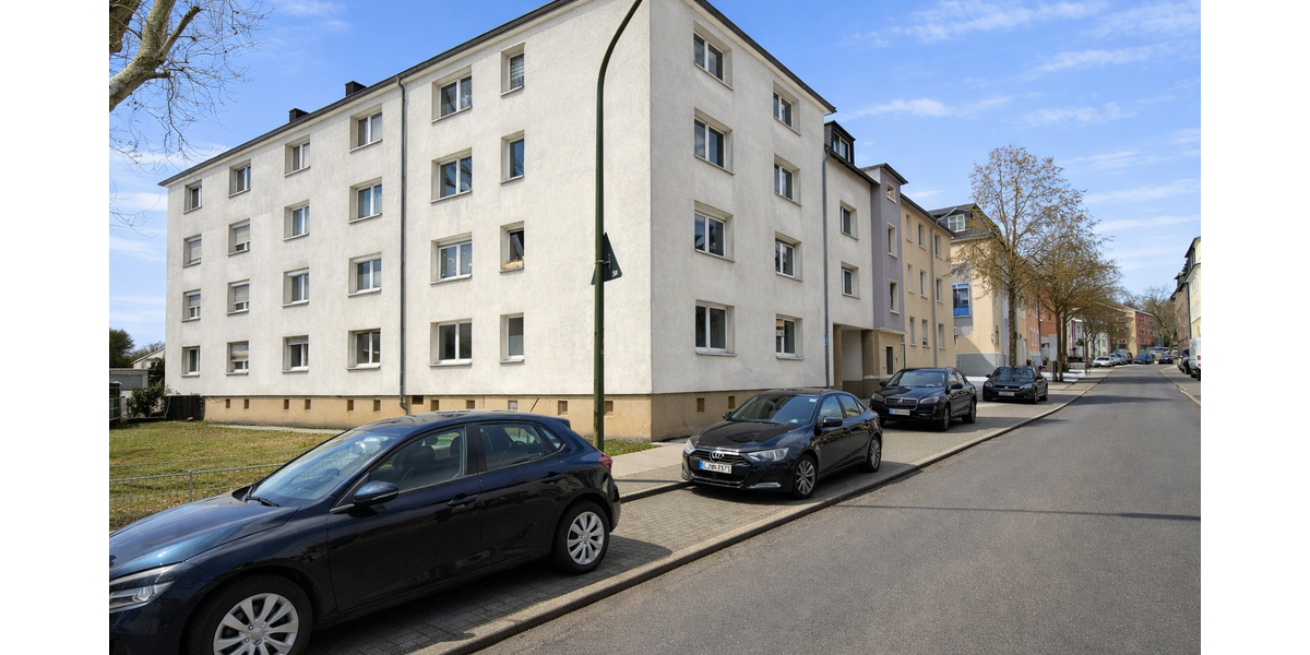 Helle 3,5-Zimmer-Wohnung mit Garage, Kellerraum und Dachboden-Stauraum - Erdgeschoßwohnung Essen Stadtbezirk III | Angebot:26691538