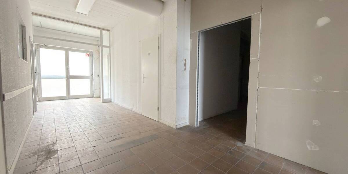 Gewerbeobjekt Oberhausen Lirich-Nord - 9 Zimmer, 2.300&euro; | Angebot:26585910