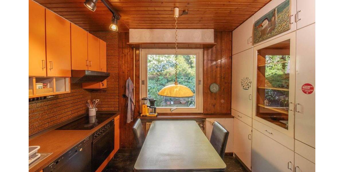 Einfamilienhaus Essen Bergerhausen - 8 Zimmer, 180 m&sup2;, 440.000&euro; | Angebot:26583846