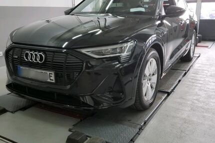 Audi e-tron 38.443 km 36.670 &euro; Hagen 58091