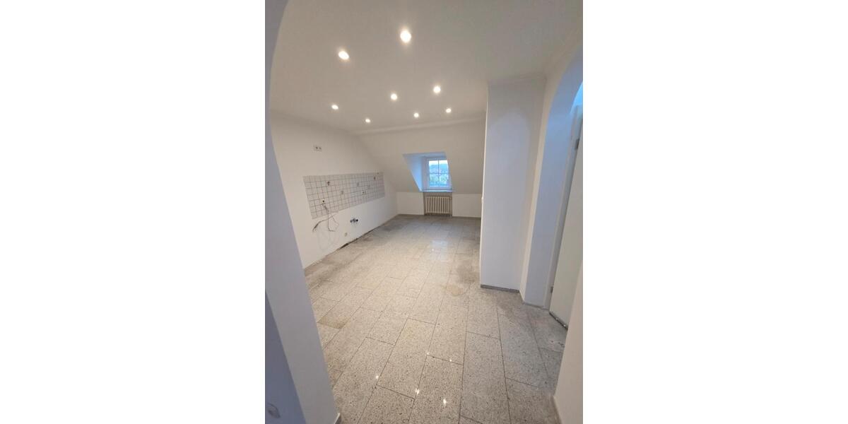 Dachgeschoßwohnung Gelsenkirchen Gelsenkirchen-West - 3.5 Zimmer, 80 m&sup2;, 560&euro; | Angebot:26382971