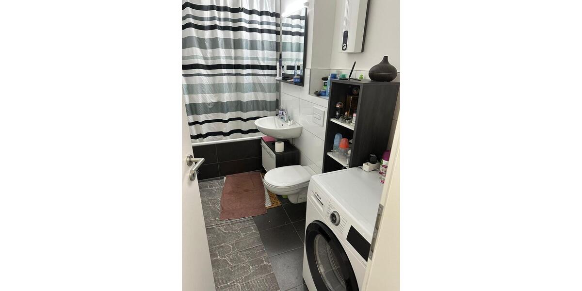 Erdgeschoßwohnung Essen Stadtbezirk III - 3 Zimmer, 67 m&sup2;, 300&euro; | Angebot:25987233