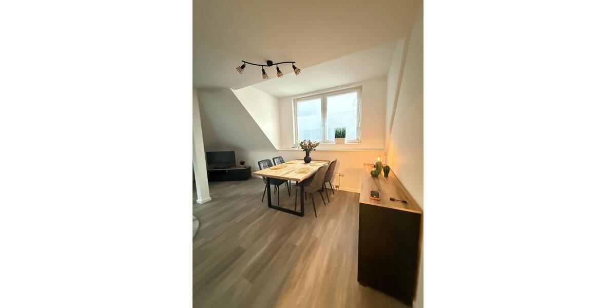 Dachgeschoßwohnung Essen Stadtbezirk III - 2 Zimmer, 53 m&sup2;, 1.480&euro; | Angebot:25247983