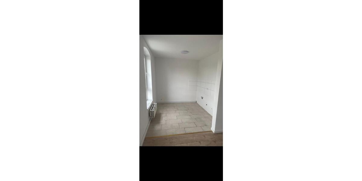 Etagenwohnung Gelsenkirchen Ückendorf - 2 Zimmer, 65 m&sup2;, 600&euro; | Angebot:26030043