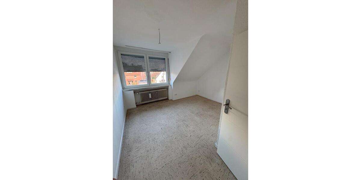 Dachgeschoßwohnung Gelsenkirchen Gelsenkirchen-Nord - 3.5 Zimmer, 100 m&sup2;, 880&euro; | Angebot:25656486