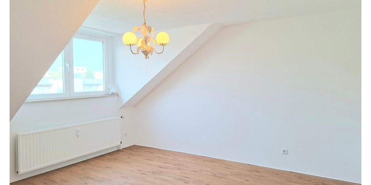 Helle, teilsanierte Dachgeschosswohnung in zentraler Lage von Recklinghausen-Süd! - Etagenwohnung Recklinghausen Süd | Angebot:25881616