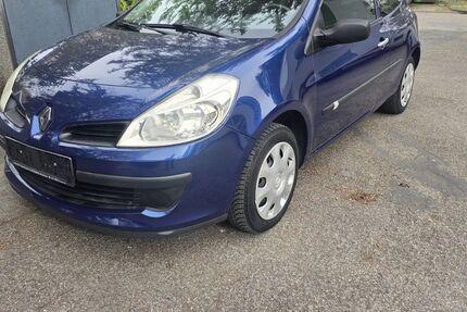 Renault Clio 136.900 km 2.200 &euro; Essen 45239
