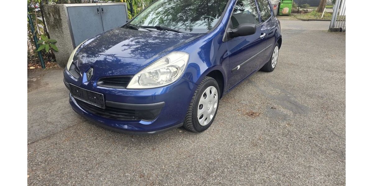 Renault Clio 136.900 km 2.200 &euro; Essen 45239