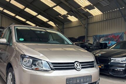 VW Touran 185.000 km 5.350 &euro; Essen 45139