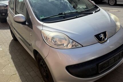 Peugeot 107 199.999 km 1.650 &euro; Bochum 44866