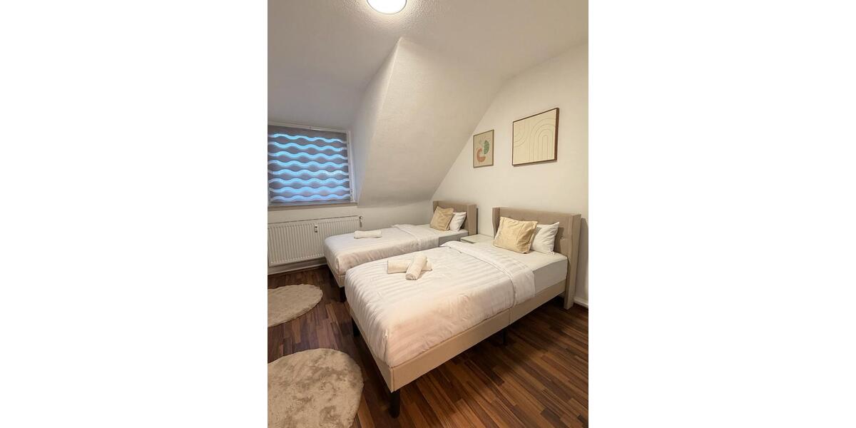 Dachgeschoßwohnung Essen Stadtbezirk III - 3 Zimmer, 55 m&sup2;, 2.100&euro; | Angebot:25317745