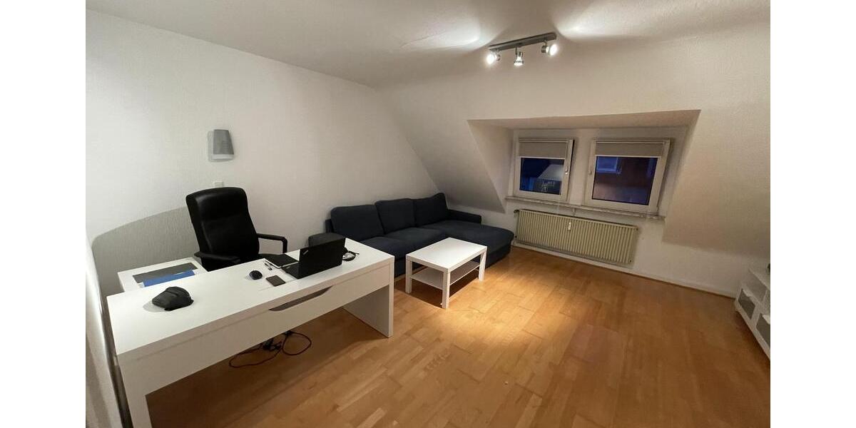 Dachgeschoßwohnung Essen Stadtbezirk II - 2.5 Zimmer, 56 m&sup2;, 520&euro; | Angebot:25933977