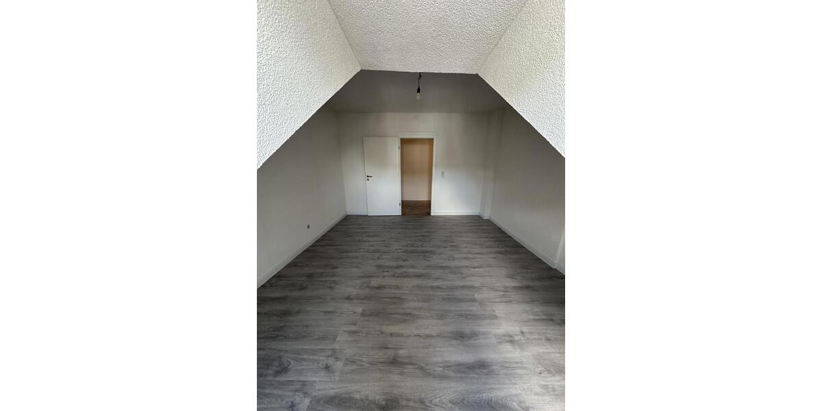 Etagenwohnung Gelsenkirchen Erle - 5 Zimmer, 110 m&sup2;, 1.000&euro; | Angebot:25720449