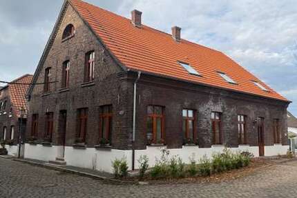 Haus Hünxe-Krudenburg Krudenburg - 5 Zimmer, 140 m&sup2;, 1.682&euro; | Angebot:24217450