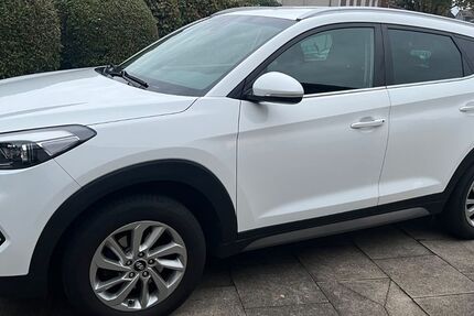 Hyundai TUCSON 92.000 km 14.300 &euro; Herne 44651