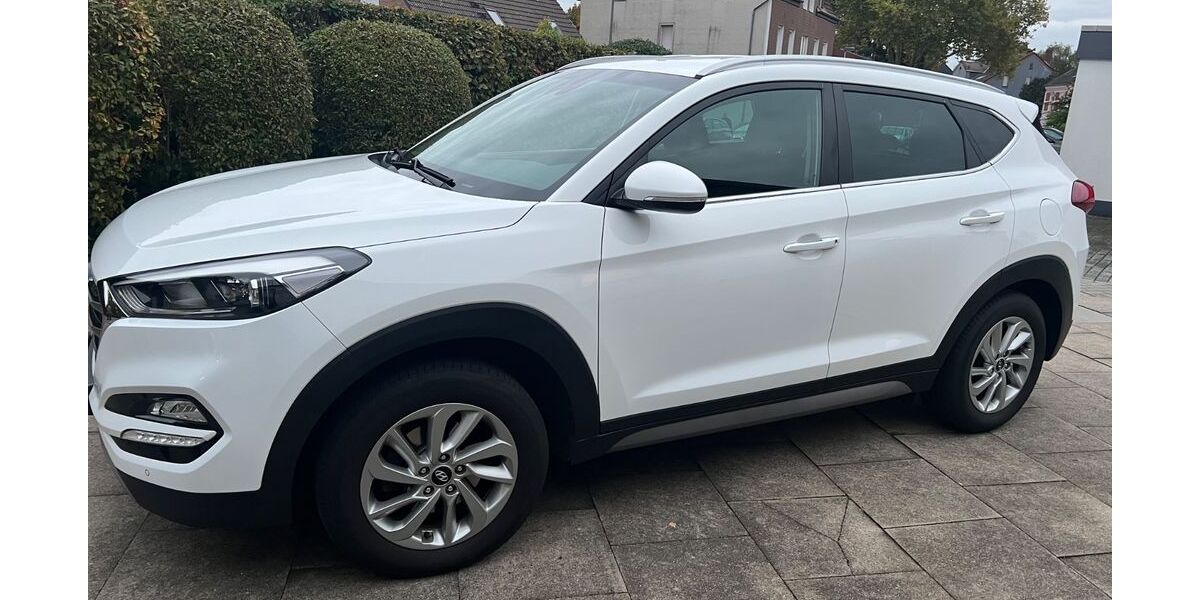 Hyundai TUCSON 92.000 km 14.300 &euro; Herne 44651