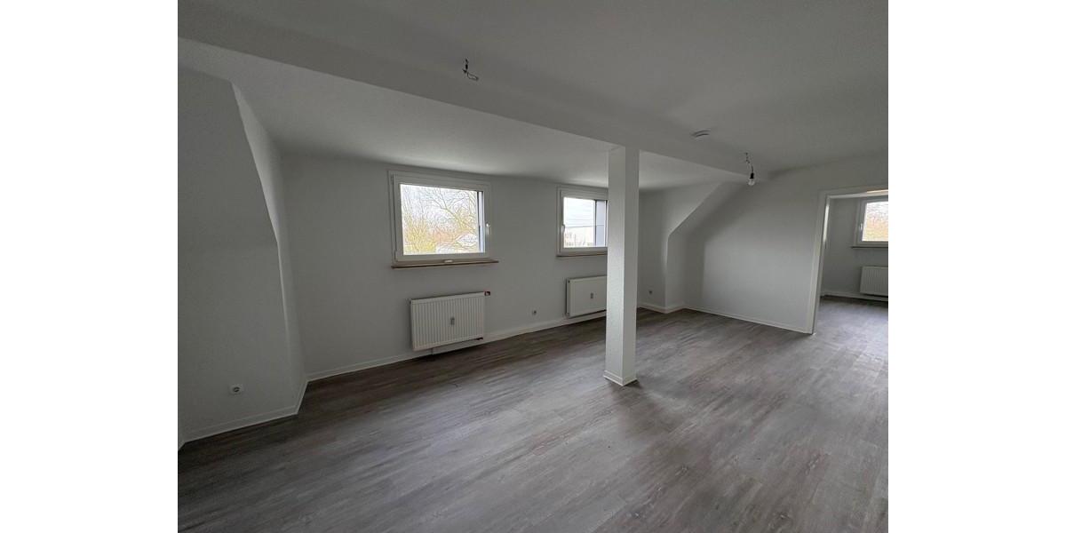 Dachgeschoßwohnung Essen Stadtbezirk V - 3 Zimmer, 62 m&sup2;, 558&euro; | Angebot:23324761