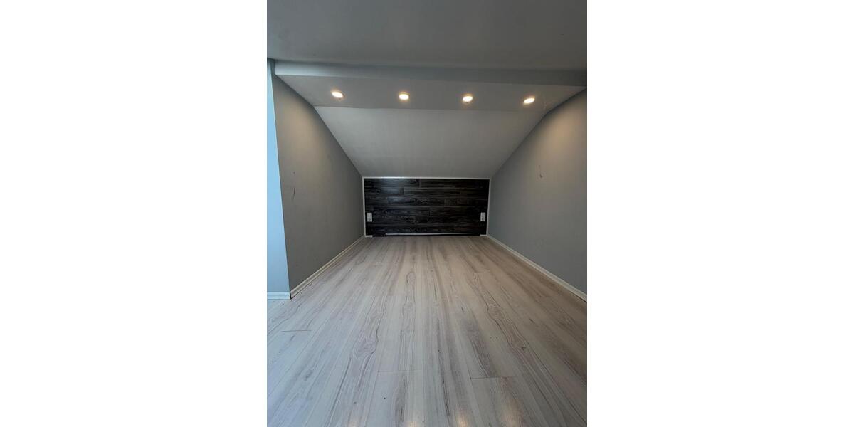 Dachgeschoßwohnung Mülheim an der Ruhr Linksruhr - 1 Zimmer, 35 m&sup2;, 480&euro; | Angebot:26411524