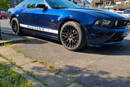 Ford Mustang 167.436 km 15.300 &euro; Dortmund 44149