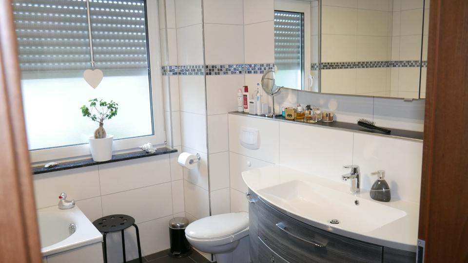 Doppelhaushälfte Essen Stadtbezirk V - 5 Zimmer, 133 m&sup2;, 2.150&euro; | Angebot:25422427