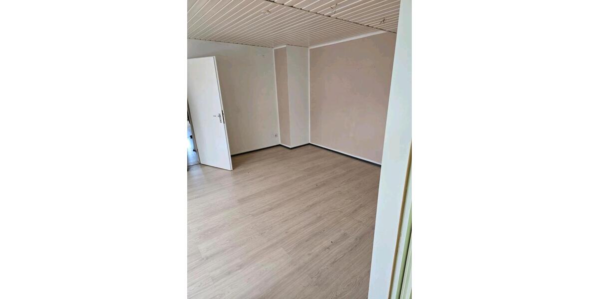Dachgeschoßwohnung Wuppertal Gemarkung Langerfeld - 3 Zimmer, 70 m&sup2;, 480&euro; | Angebot:25914812