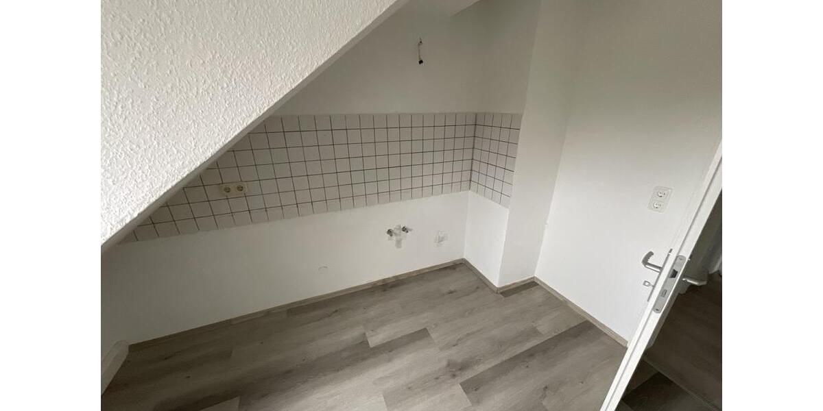 Dachgeschoßwohnung Essen Stadtbezirk IV - 2 Zimmer, 48 m&sup2;, 409&euro; | Angebot:25463389