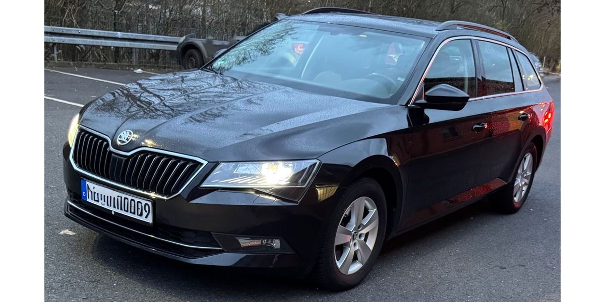 Skoda Superb 124.000 km 16.600 &euro; Velbert 42555
