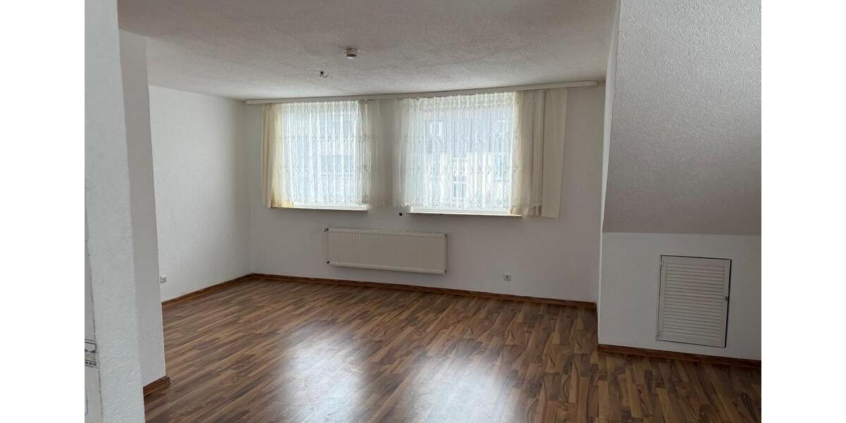 Dachgeschoßwohnung Essen Stadtbezirk IV - 4 Zimmer, 82 m&sup2;, 920&euro; | Angebot:25208263