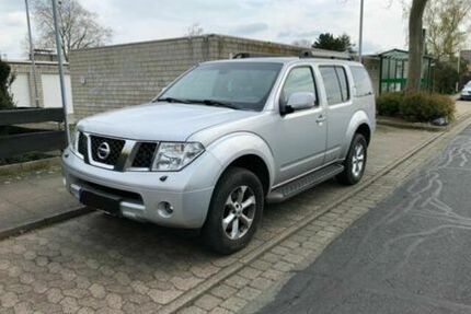 Nissan Pathfinder 325.000 km 4.999 &euro; Lünen 44532