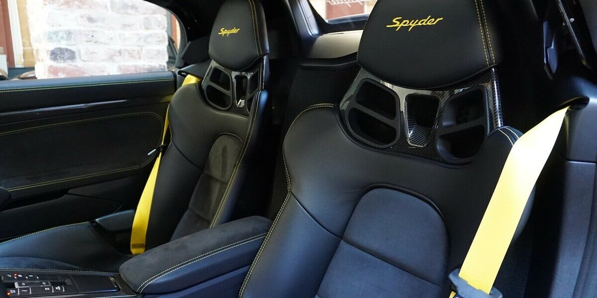 Porsche Boxster Spyder PCCB 918 PDLS+ Approved Bose 7.890 km 118.900 &euro; Wuppertal 42327