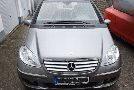 Mercedes-Benz 200 121.000 km 3.200 &euro; Velbert 42551