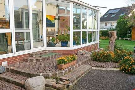 Haus Oberhausen Biefang - 8 Zimmer, 250 m&sup2;, 499.000&euro; | Angebot:26378100