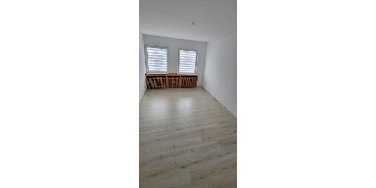 Etagenwohnung Essen Stadtbezirk II - 3 Zimmer, 76 m&sup2;, 650&euro; | Angebot:25148351