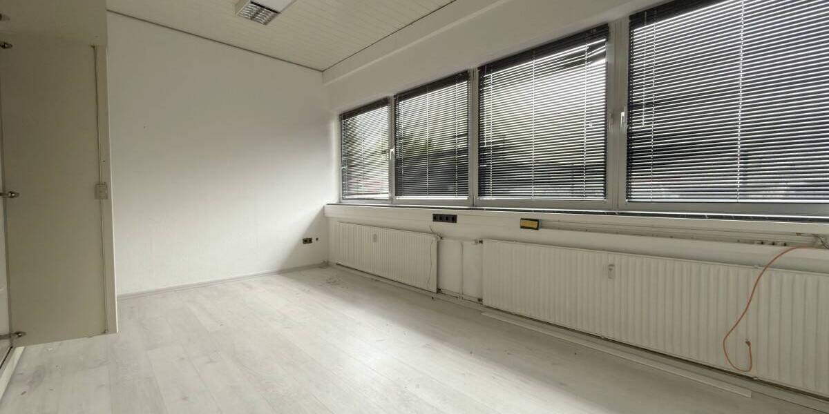 Gewerbeobjekt Oberhausen Lirich-Nord - 4 Zimmer, 995&euro; | Angebot:26572489